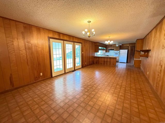 1587 Salem Road, Bryant, AR 72019
