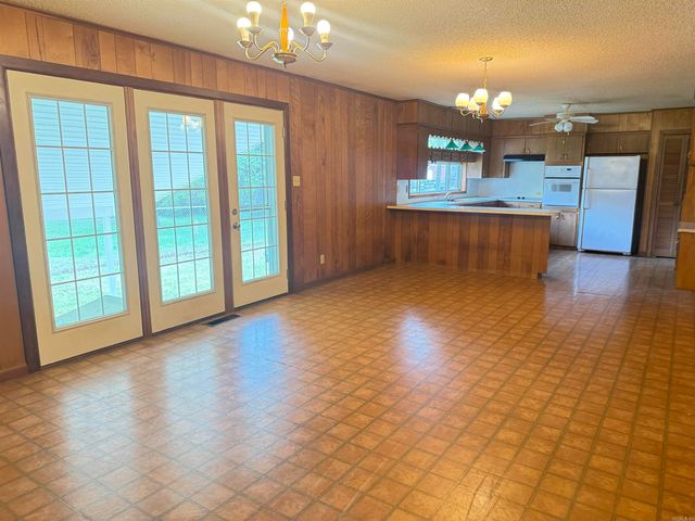 1587 Salem Road, Bryant, AR 72019