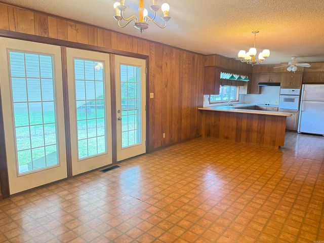 1587 Salem Road, Bryant, AR 72019