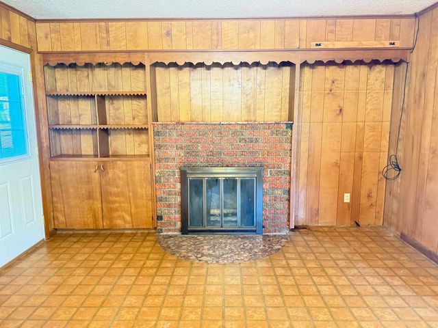 1587 Salem Road, Bryant, AR 72019