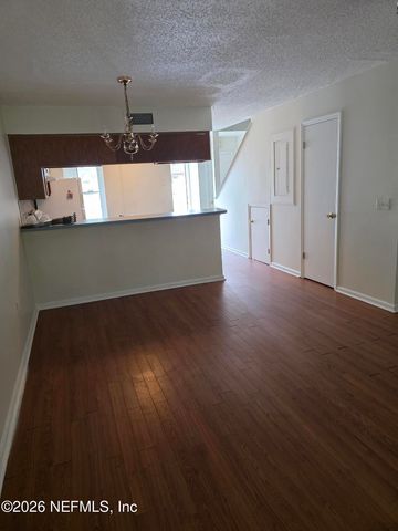 4641 BARNES Road S, Jacksonville, FL 32207