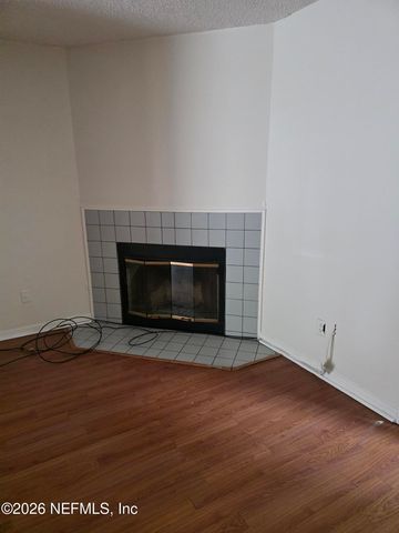 4641 BARNES Road S, Jacksonville, FL 32207