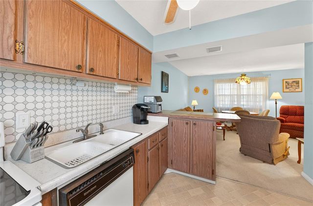 5505 HERNANDES DR 240, Orlando, FL 32808