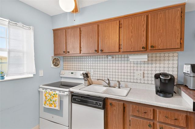 5505 HERNANDES DR 240, Orlando, FL 32808