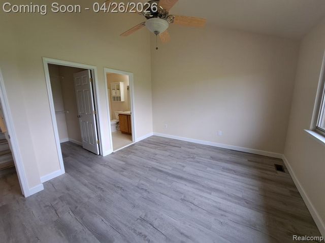 32526 Gateway Drive, Romulus, MI 48174