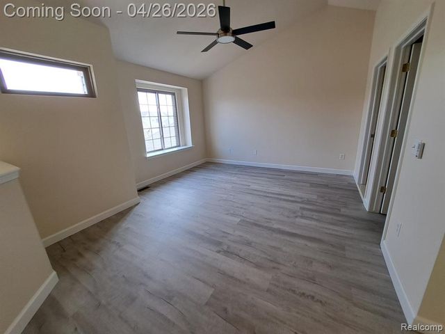32526 Gateway Drive, Romulus, MI 48174