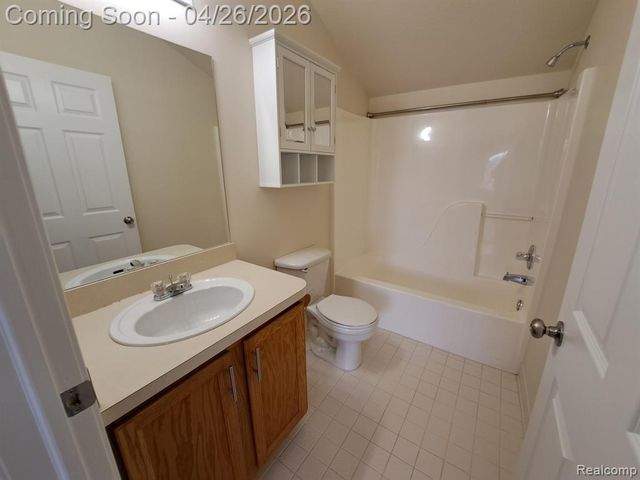32526 Gateway Drive, Romulus, MI 48174