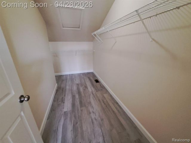 32526 Gateway Drive, Romulus, MI 48174