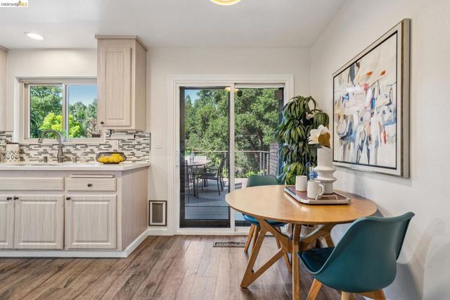 7900 Hansom Dr, Oakland, CA 94605