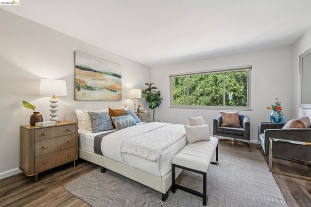 7900 Hansom Dr, Oakland, CA 94605