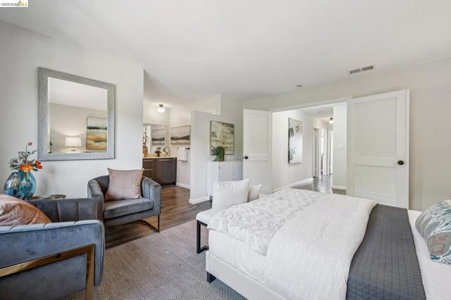 7900 Hansom Dr, Oakland, CA 94605