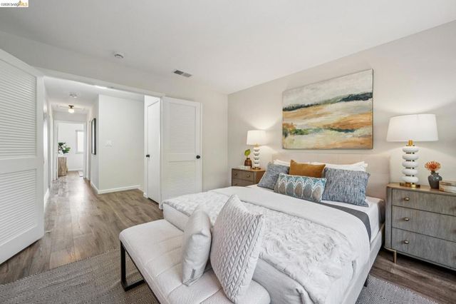 7900 Hansom Dr, Oakland, CA 94605