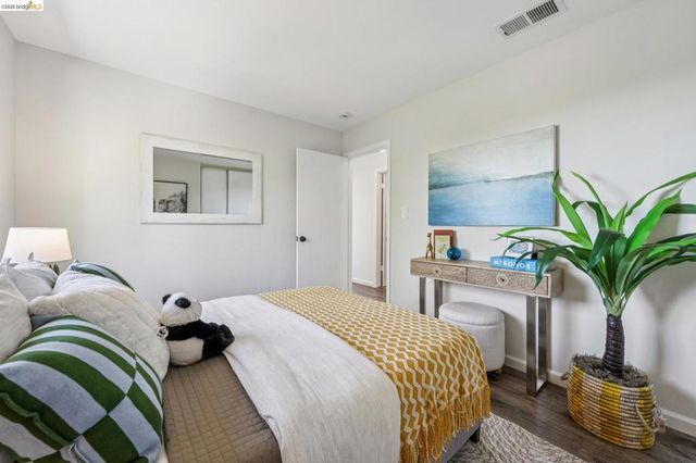 7900 Hansom Dr, Oakland, CA 94605