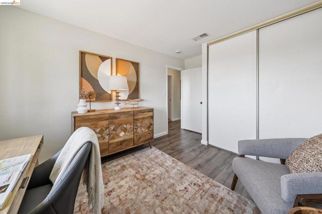 7900 Hansom Dr, Oakland, CA 94605
