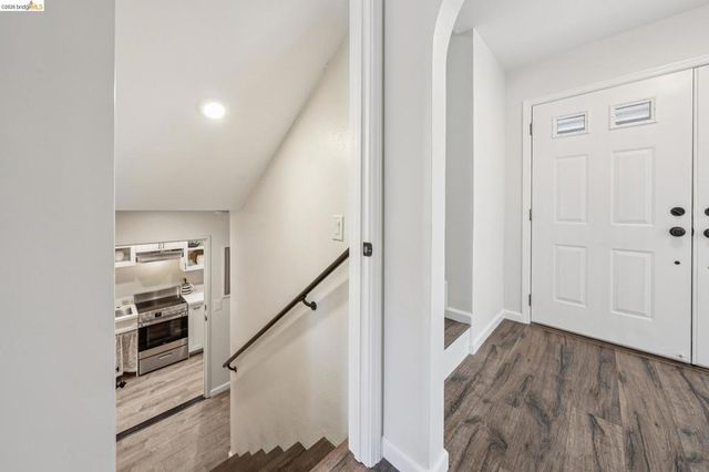 7900 Hansom Dr, Oakland, CA 94605