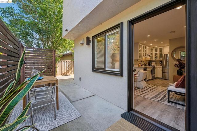 7900 Hansom Dr, Oakland, CA 94605