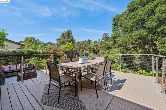 7900 Hansom Dr, Oakland, CA 94605