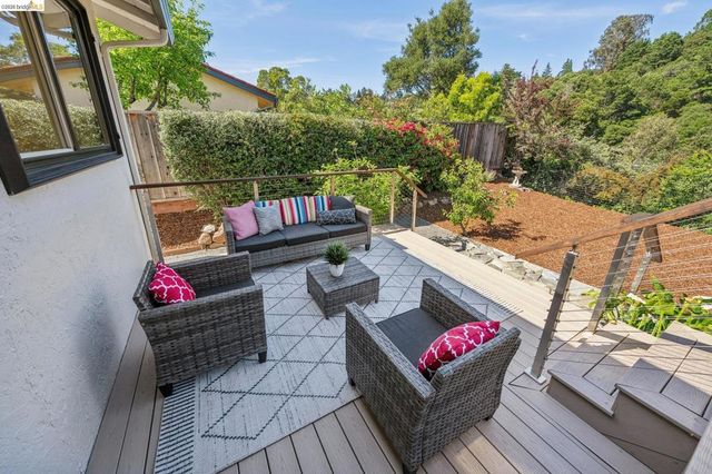 7900 Hansom Dr, Oakland, CA 94605