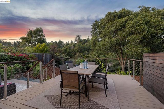 7900 Hansom Dr, Oakland, CA 94605