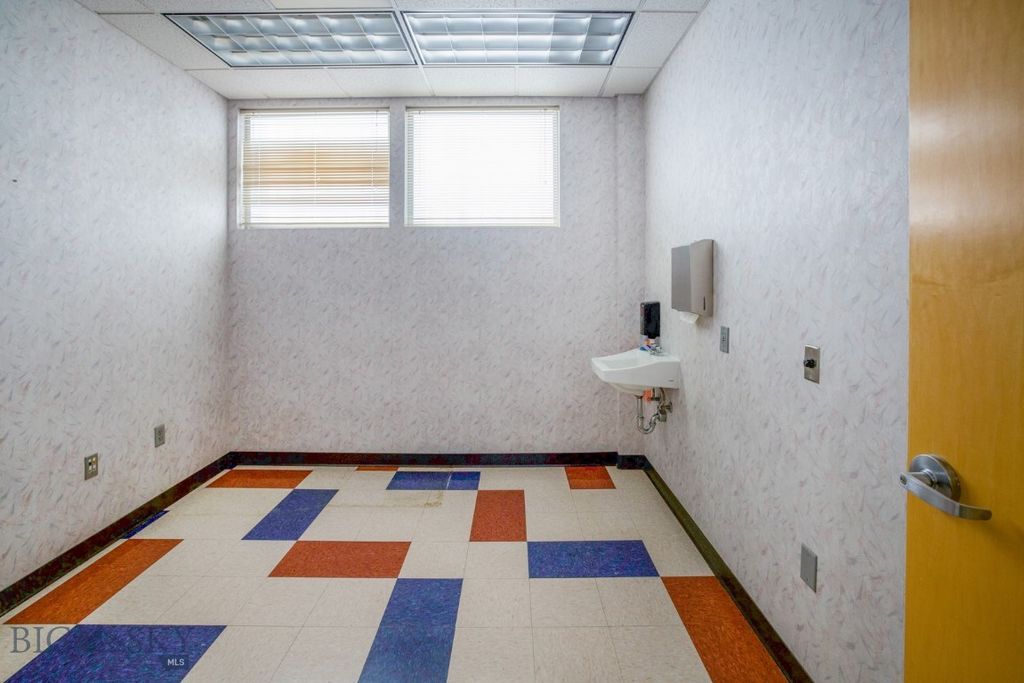 22 W Park Street, Butte, MT 59701 photo 5