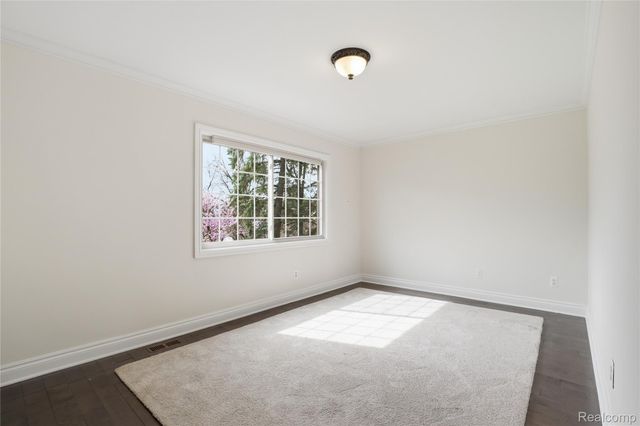 2084 Wabeek Hill Court, West Bloomfield Charter Township, MI 48302