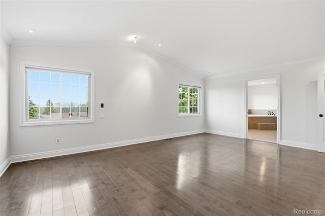 2084 Wabeek Hill Court, West Bloomfield Charter Township, MI 48302