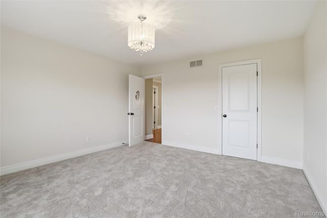 2084 Wabeek Hill Court, West Bloomfield Charter Township, MI 48302
