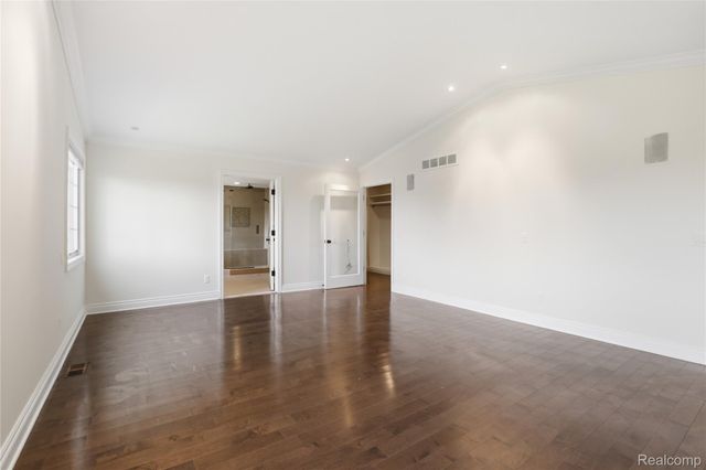 2084 Wabeek Hill Court, West Bloomfield Charter Township, MI 48302