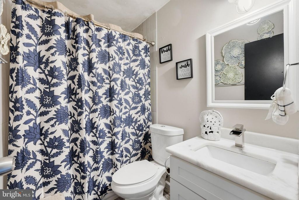 Image 15 of property listing at 5930 SAINT MORITZ DR, Temple Hills, MD 20748
