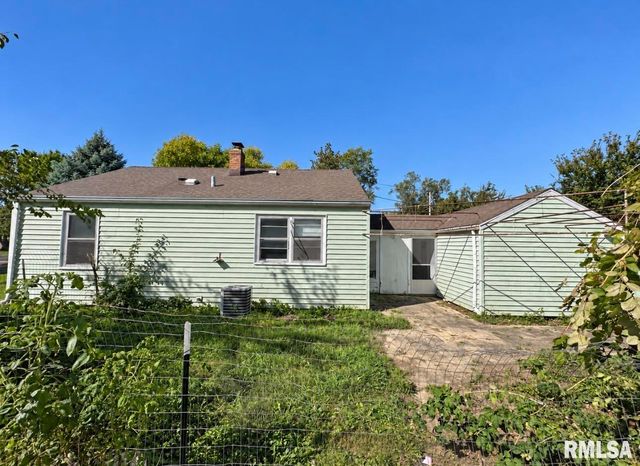2904 N GOLF Drive, Peoria, IL 61604