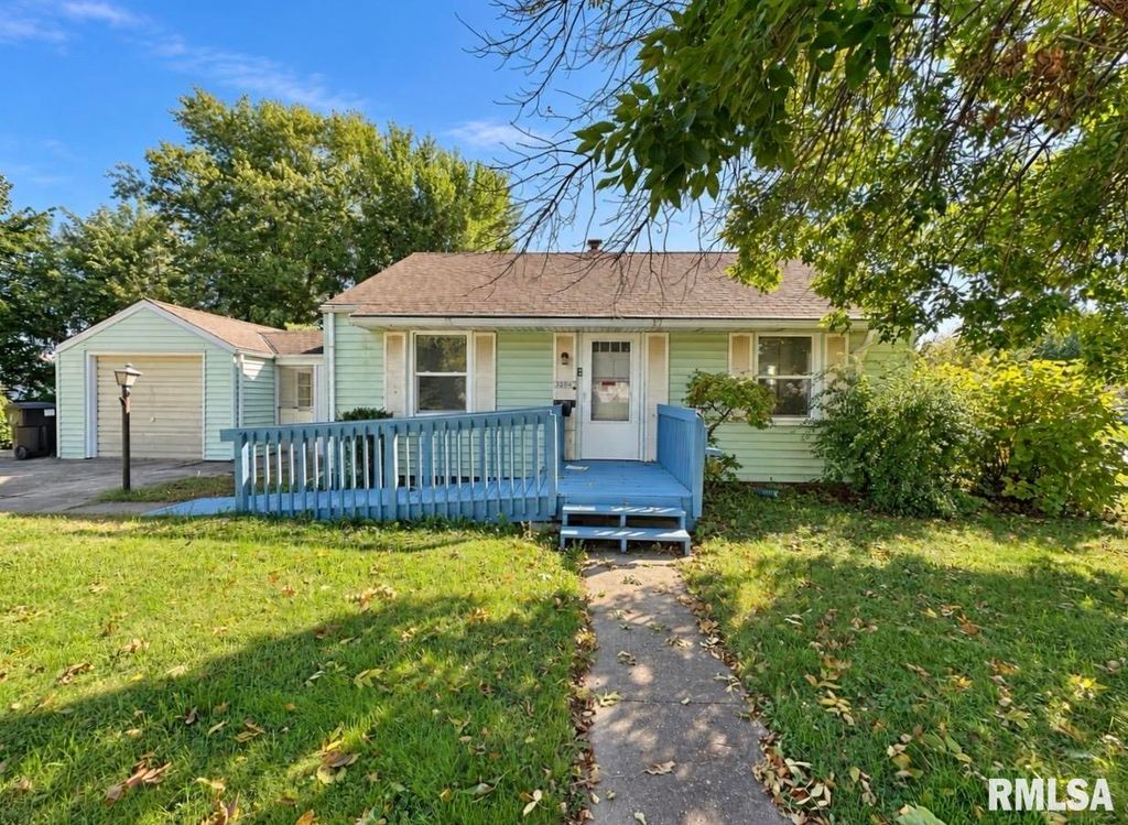 2904 N GOLF Drive, Peoria, IL 61604