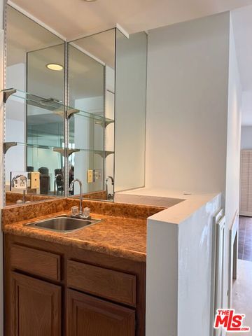 1655 Selby Avenue 102, Los Angeles, CA 90024