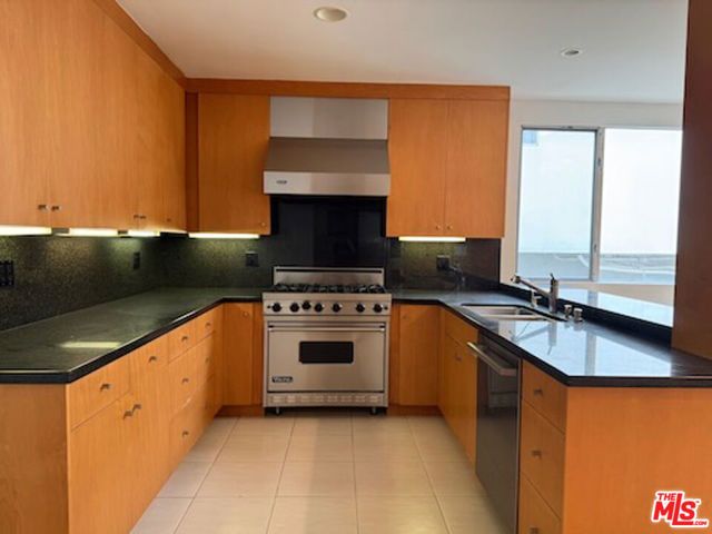 1655 Selby Avenue 102, Los Angeles, CA 90024