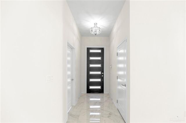 4313 Xenops Avenue, Mcallen, TX 78504