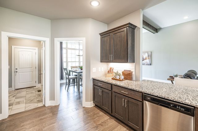 335 Drivers Ln, Gallatin, TN 37066