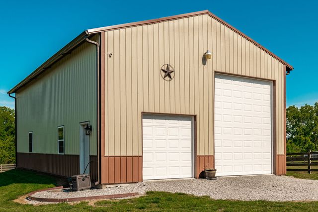 335 Drivers Ln, Gallatin, TN 37066