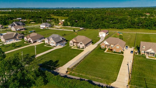 335 Drivers Ln, Gallatin, TN 37066