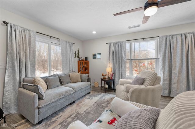 385 Nantucket Drive, Geneva, OH 44041