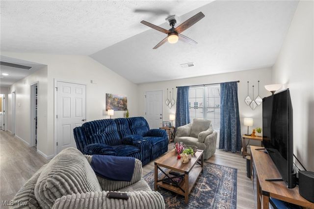 385 Nantucket Drive, Geneva, OH 44041