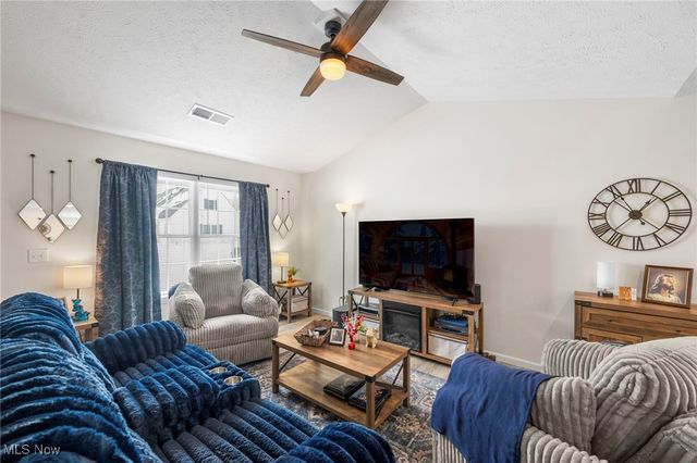 385 Nantucket Drive, Geneva, OH 44041