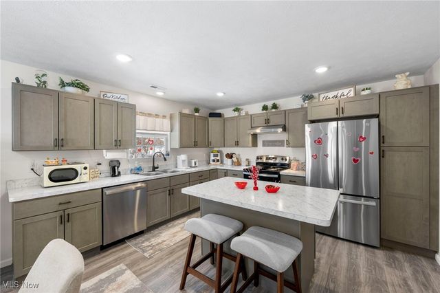 385 Nantucket Drive, Geneva, OH 44041