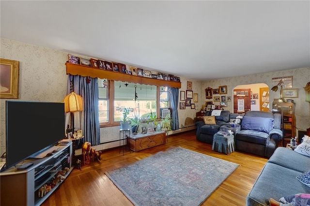 136 Earl Avenue, East Providence, RI 02915