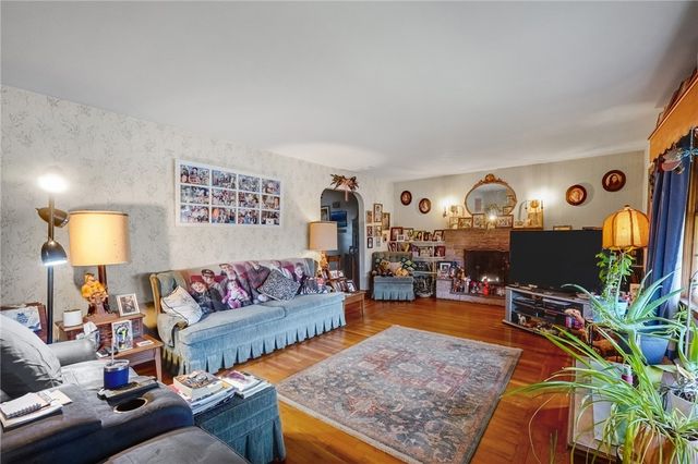 136 Earl Avenue, East Providence, RI 02915