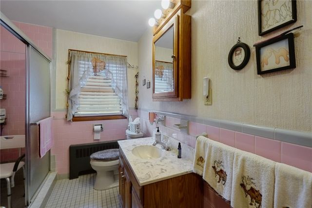 136 Earl Avenue, East Providence, RI 02915
