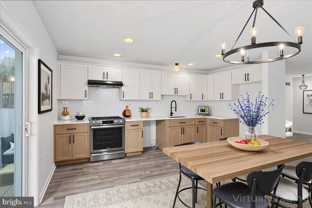 112 TWIN CREEKS DR, Jonestown, PA 17038