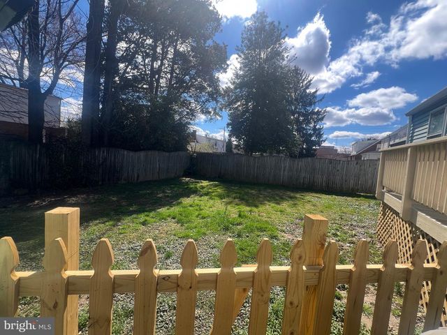 10149 SUTHERLAND RD, Silver Spring, MD 20901