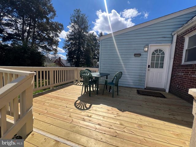 10149 SUTHERLAND RD, Silver Spring, MD 20901