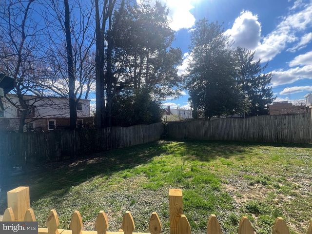 10149 SUTHERLAND RD, Silver Spring, MD 20901