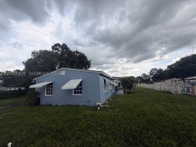 16000 NW 17th Ct, Miami Gardens, FL 33054
