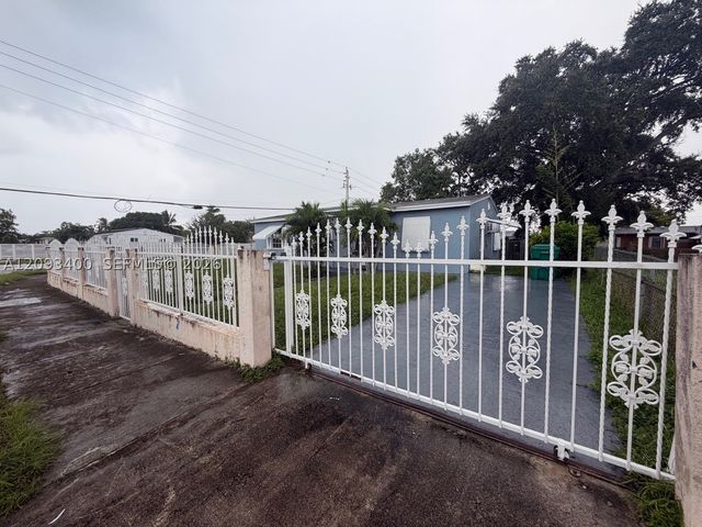 16000 NW 17th Ct, Miami Gardens, FL 33054